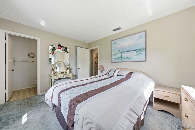 2360 W Eric Drive, Citrus Springs, FL 34434