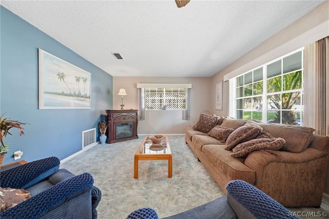 2360 W Eric Drive, Citrus Springs, FL 34434
