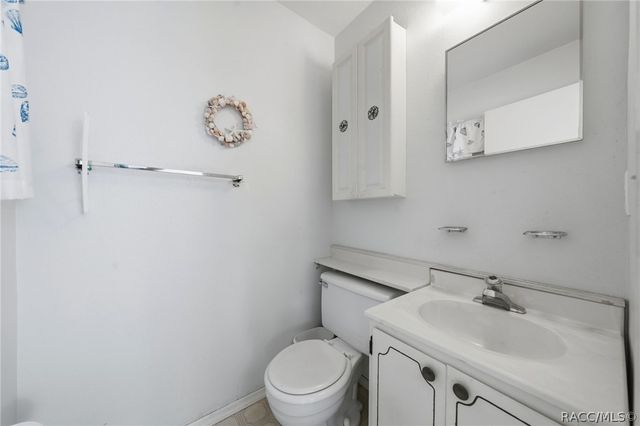 2360 W Eric Drive, Citrus Springs, FL 34434