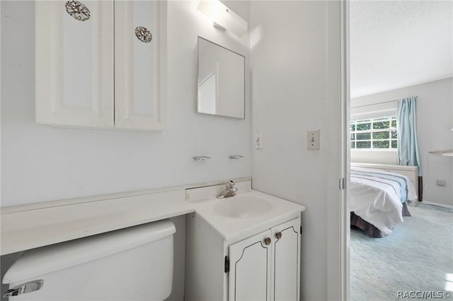 2360 W Eric Drive, Citrus Springs, FL 34434