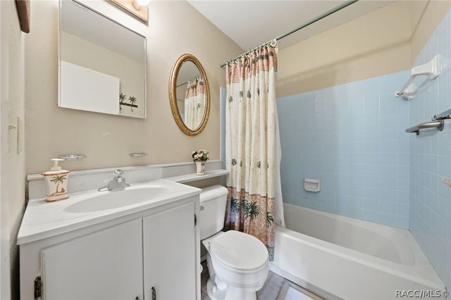 2360 W Eric Drive, Citrus Springs, FL 34434