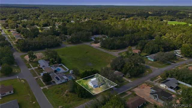 2360 W Eric Drive, Citrus Springs, FL 34434