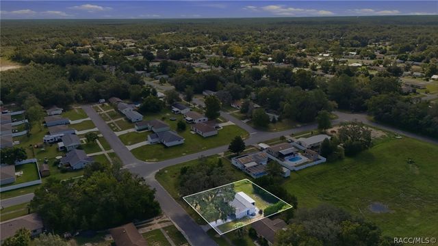 2360 W Eric Drive, Citrus Springs, FL 34434