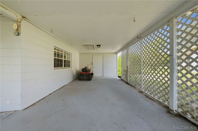 2360 W Eric Drive, Citrus Springs, FL 34434