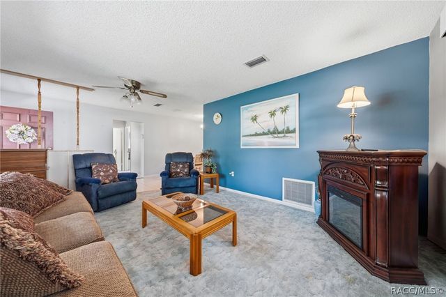 2360 W Eric Drive, Citrus Springs, FL 34434