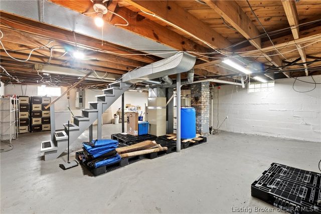 907 Allison Lane, Jeffersonville, IN 47130