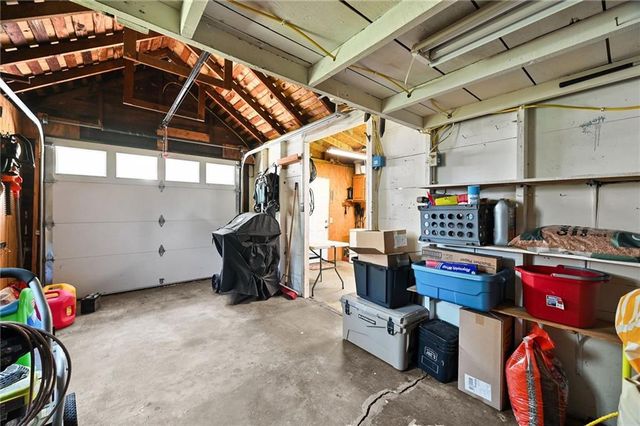7709 Santa Fe Drive, Overland Park, KS 66204