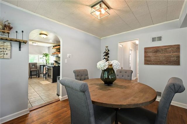 7709 Santa Fe Drive, Overland Park, KS 66204
