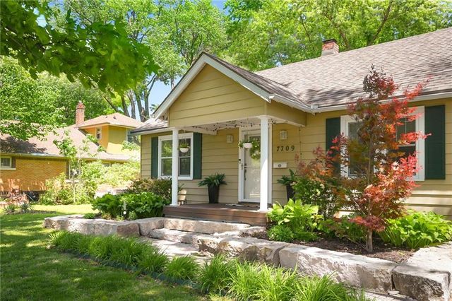 7709 Santa Fe Drive, Overland Park, KS 66204
