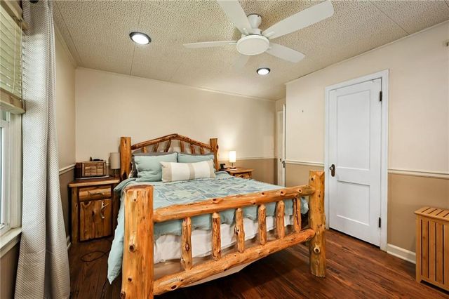 7709 Santa Fe Drive, Overland Park, KS 66204