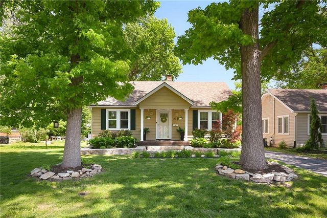 7709 Santa Fe Drive, Overland Park, KS 66204