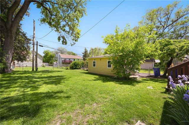 7709 Santa Fe Drive, Overland Park, KS 66204