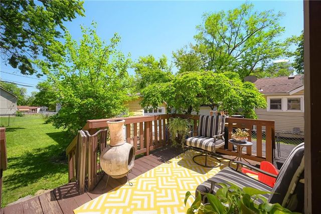 7709 Santa Fe Drive, Overland Park, KS 66204