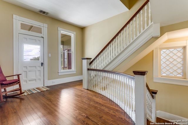 305 W ASHBY PL, San Antonio, TX 78212