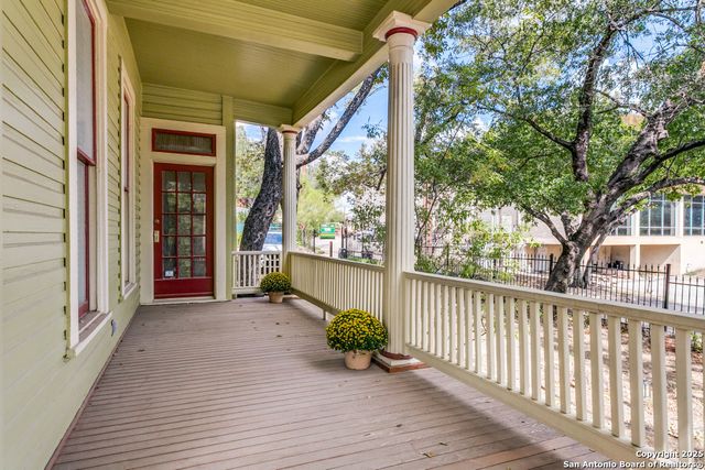 305 W ASHBY PL, San Antonio, TX 78212