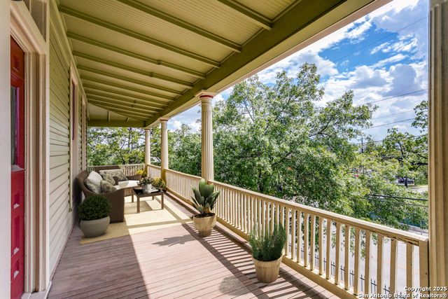 305 W ASHBY PL, San Antonio, TX 78212