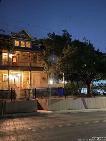 305 W ASHBY PL, San Antonio, TX 78212