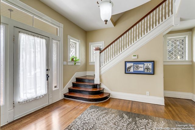 305 W ASHBY PL, San Antonio, TX 78212