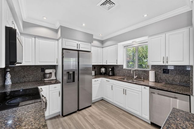 1858 NE 34TH Street, Oakland Park, FL 33306