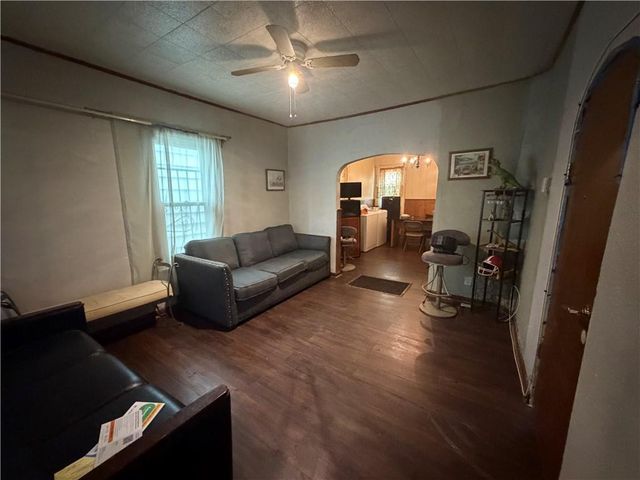 831 Reynolds Avenue, Kansas City, KS 66101