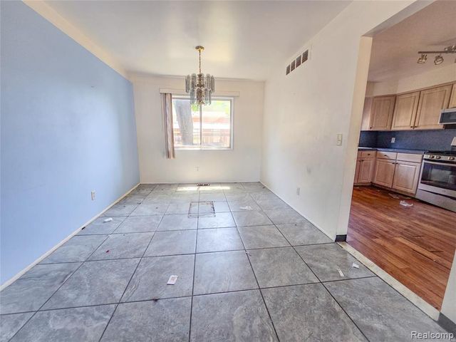 19942 Vernier Road, Harper Woods, MI 48225