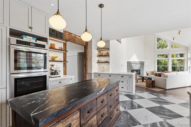 4 Glynn Drive, Shelter Island, NY 11964