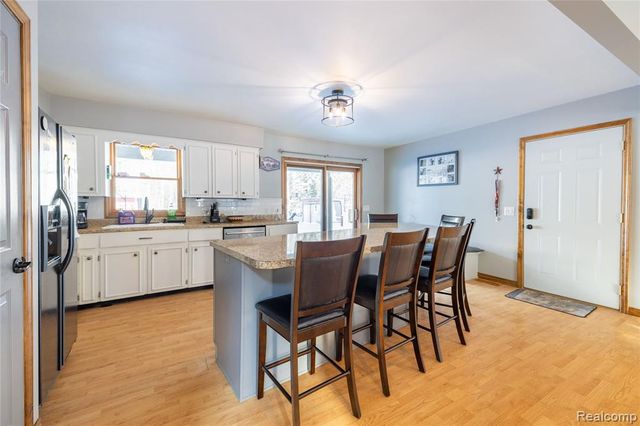 5942 Bluebush Road, Monroe, MI 48162