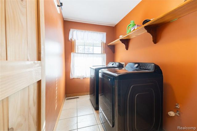 5942 Bluebush Road, Monroe, MI 48162