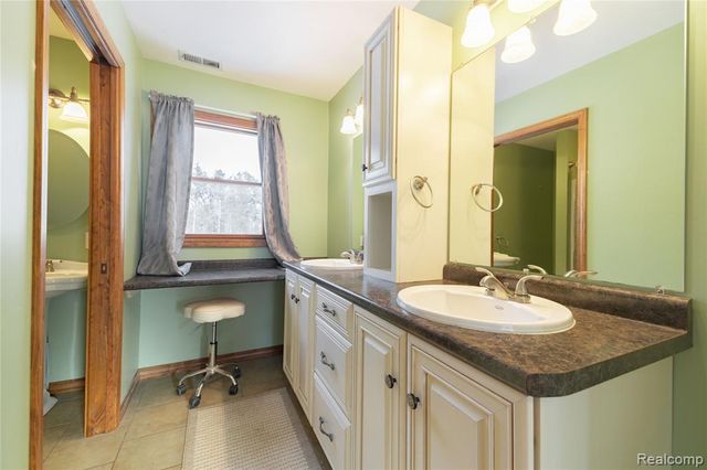 5942 Bluebush Road, Monroe, MI 48162