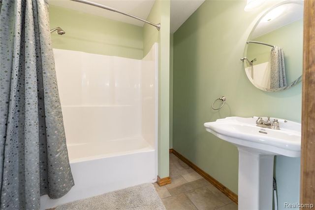 5942 Bluebush Road, Monroe, MI 48162