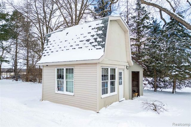 5942 Bluebush Road, Monroe, MI 48162