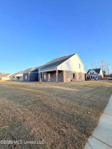 6104 Hickory Point Drive, Walls, MS 38680