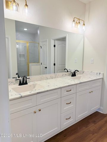 6104 Hickory Point Drive, Walls, MS 38680