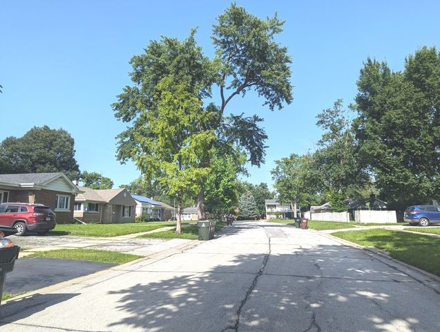 2055 Magnolia Road, Homewood, IL 60430