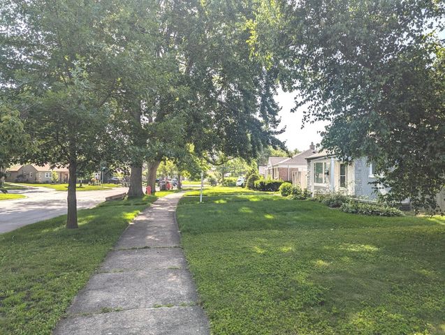 2055 Magnolia Road, Homewood, IL 60430