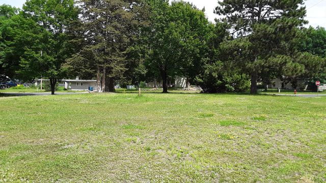 33x 4th Avenue NW, Forest Lake, MN 55025