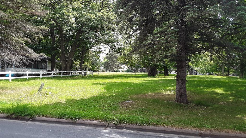 33x 4th Avenue NW, Forest Lake, MN 55025