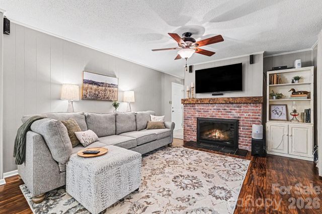 4359 Lake Shore Road N, Denver, NC 28037