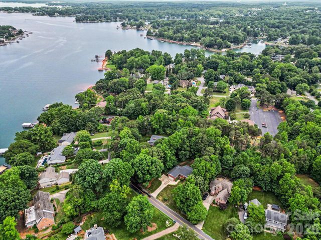 4359 Lake Shore Road N, Denver, NC 28037