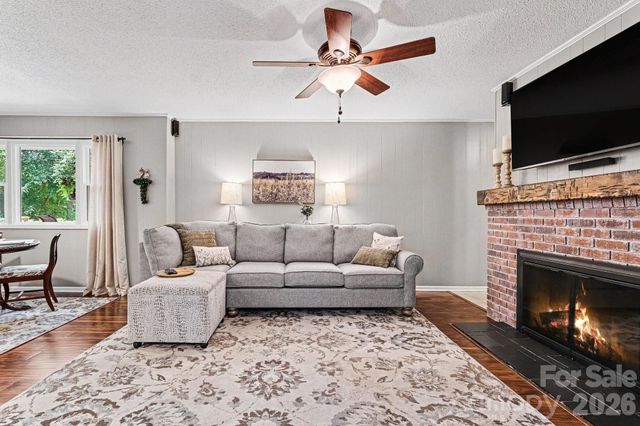 4359 Lake Shore Road N, Denver, NC 28037