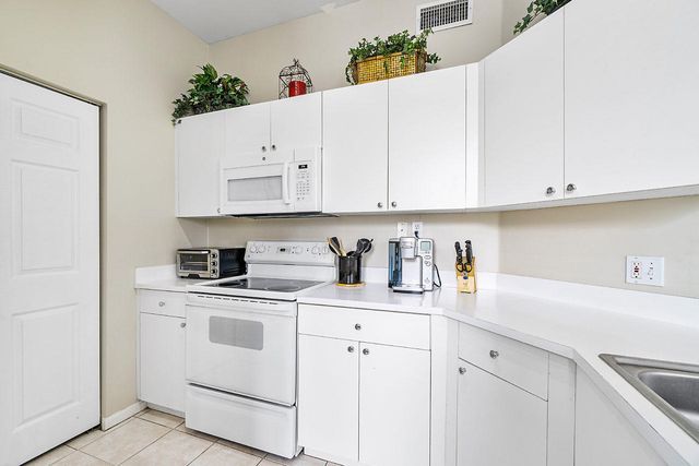 11740 Saint Andrews Place 308, Wellington, FL 33414