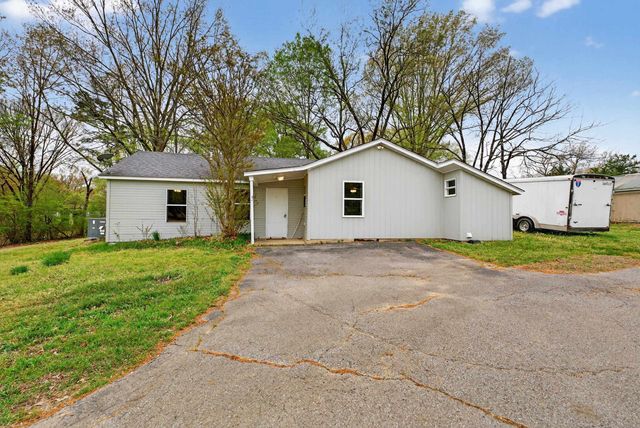 700 N REID HOOKER RD N, Eads, TN 38028