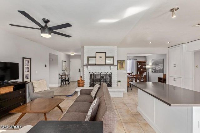 5337 E Gelding Drive, Scottsdale, AZ 85254