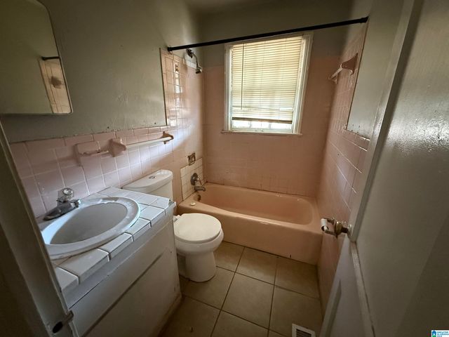 1749 CLEBURN AVENUE, Birmingham, AL 35211