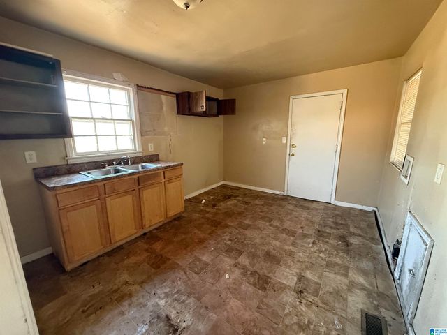 1749 CLEBURN AVENUE, Birmingham, AL 35211