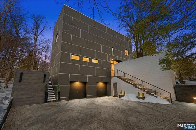 451 Mountain Avenue, North Caldwell, NJ 07006