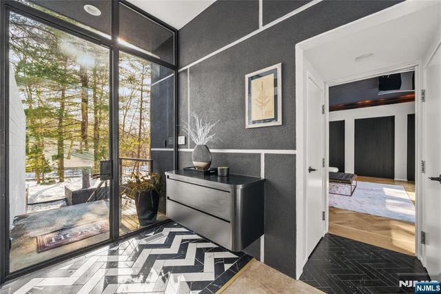 451 Mountain Avenue, North Caldwell, NJ 07006