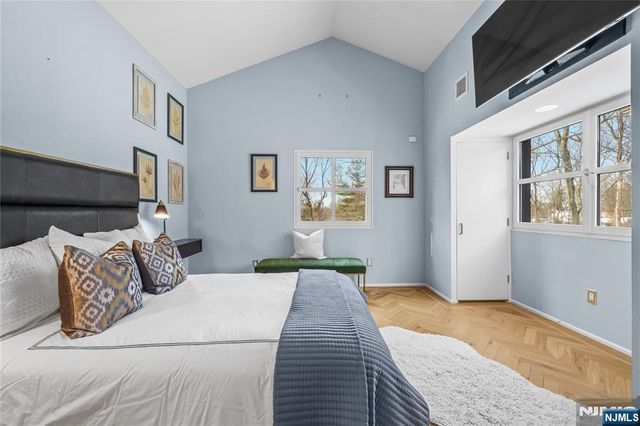 451 Mountain Avenue, North Caldwell, NJ 07006