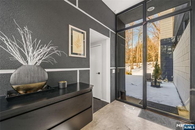 451 Mountain Avenue, North Caldwell, NJ 07006