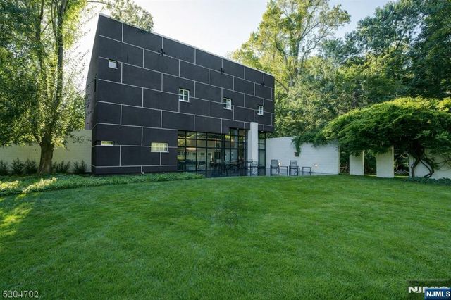 451 Mountain Avenue, North Caldwell, NJ 07006